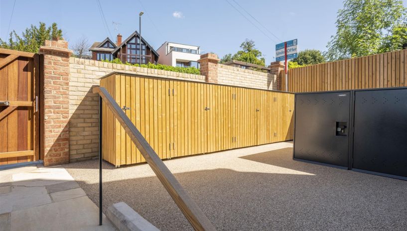 Cottenham Park Road, Wimbledon, SW20