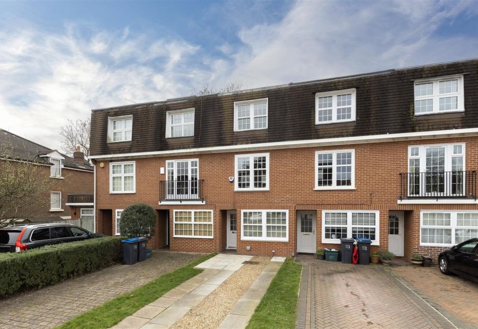 Thaxted Place, Wimbledon, SW20