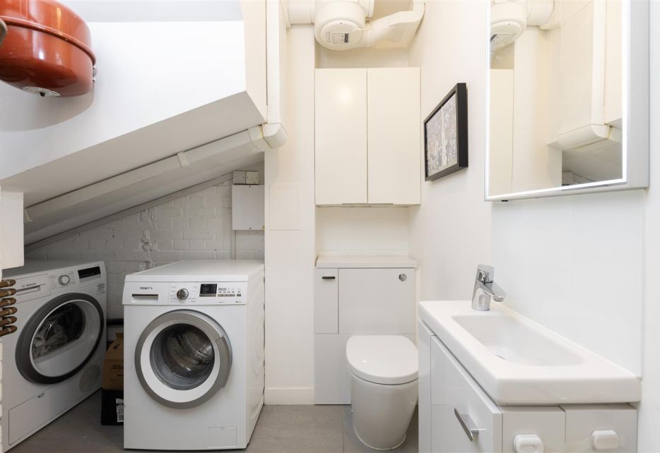 Thaxted Place, Wimbledon, SW20