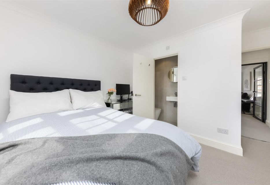 Thaxted Place, Wimbledon, SW20