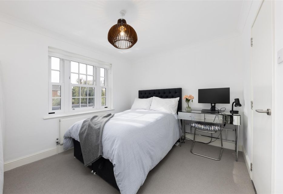 Thaxted Place, Wimbledon, SW20