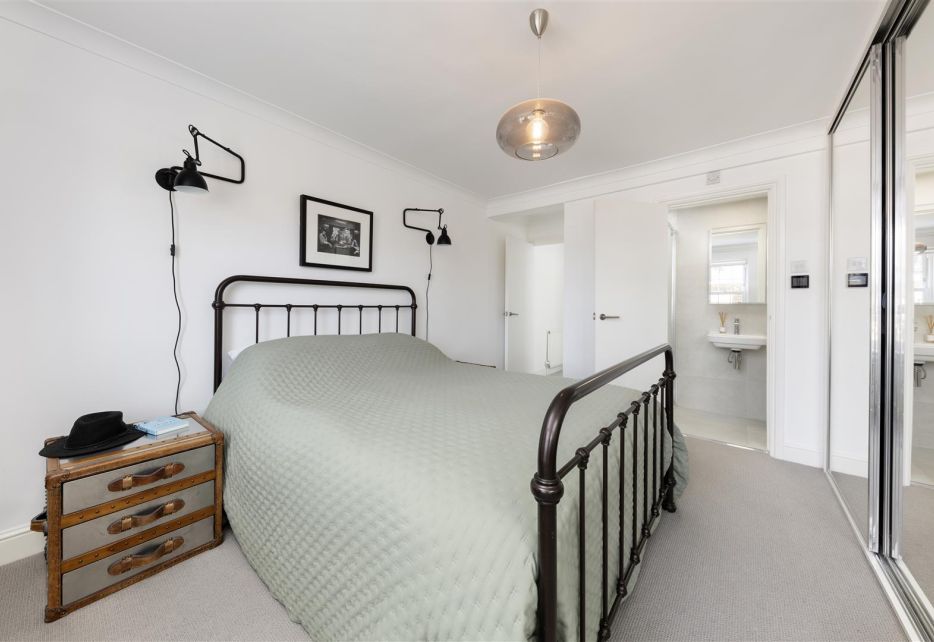 Thaxted Place, Wimbledon, SW20