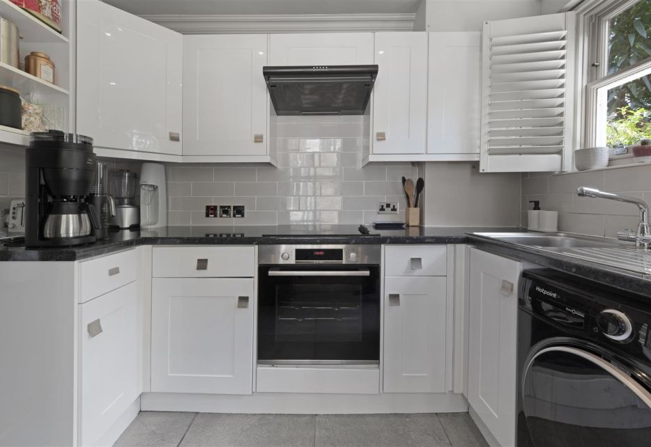 Kempsford Gardens, Earls Court, SW5