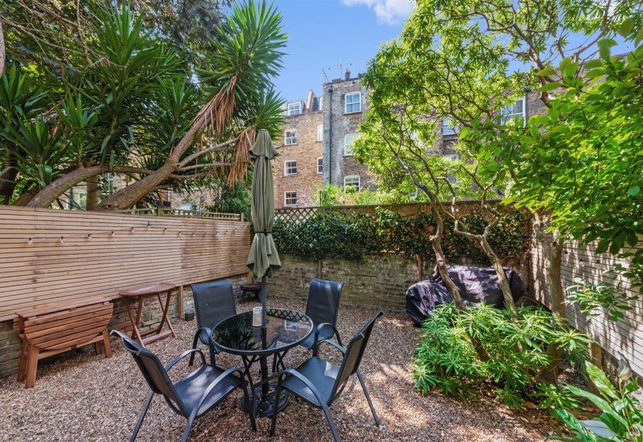 Kempsford Gardens, Earls Court, SW5