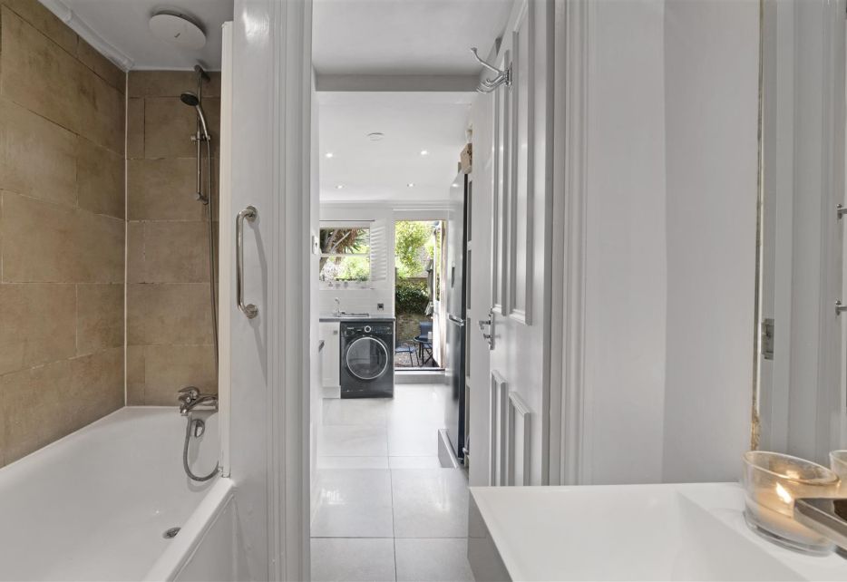 Kempsford Gardens, Earls Court, SW5