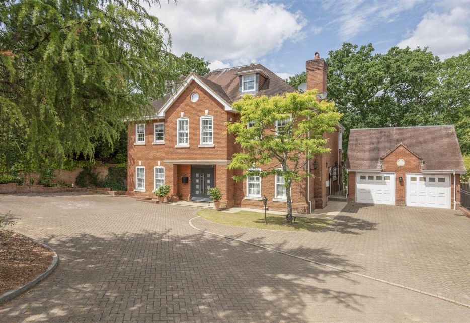 The Leigh, Coombe, Kingston Upon Thames, KT2