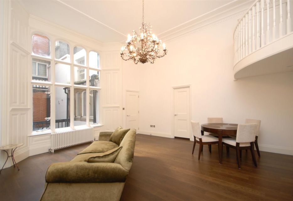 Queen's Gate, South Kensington, SW7