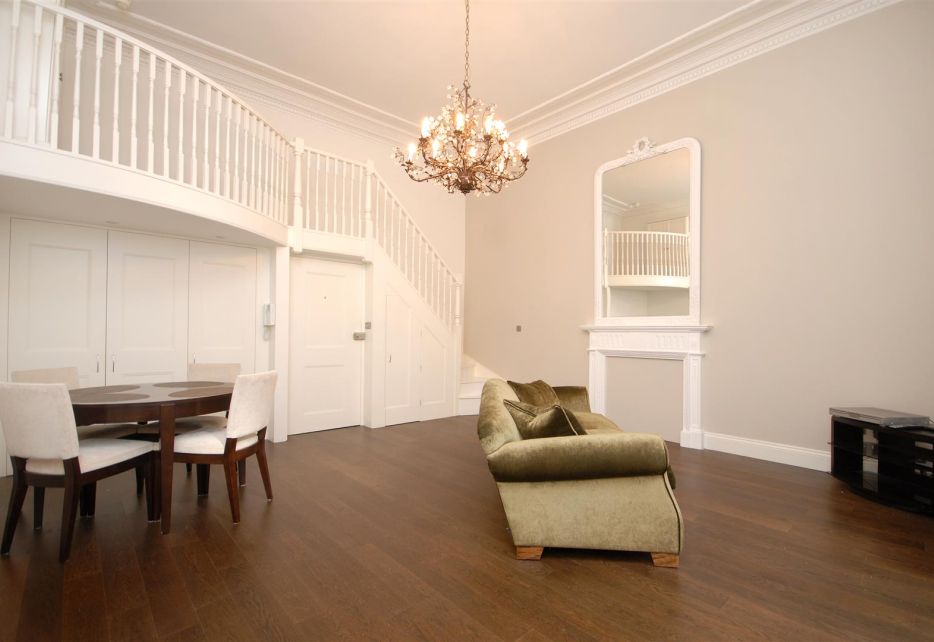 Queen's Gate, South Kensington, SW7