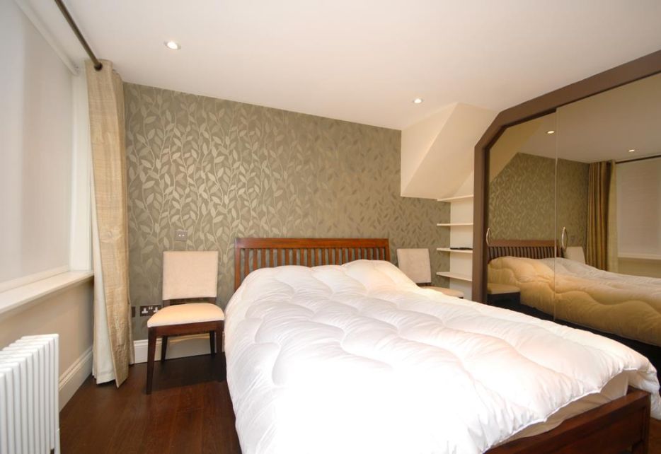 Queen's Gate, South Kensington, SW7