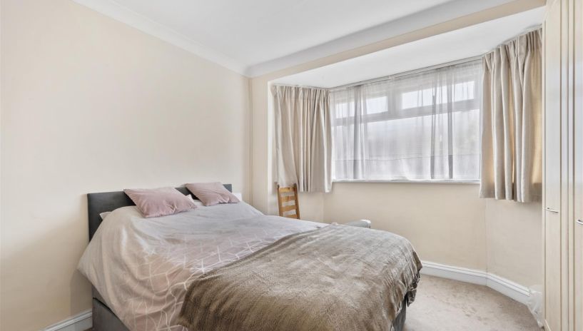 Tennyson Avenue, Motspur Park, KT3