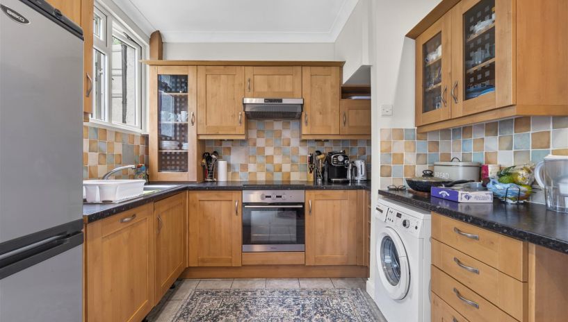 Tennyson Avenue, Motspur Park, KT3