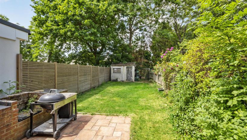 Tennyson Avenue, Motspur Park, KT3