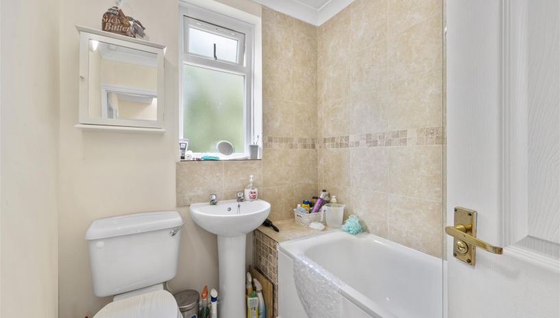 Tennyson Avenue, Motspur Park, KT3