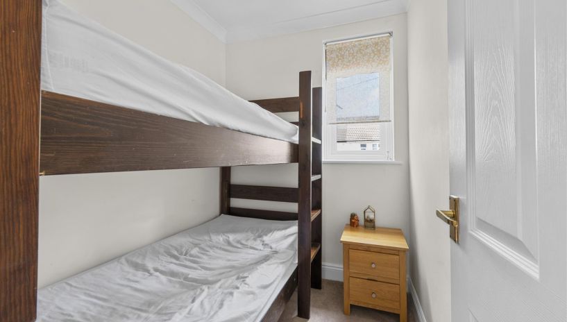 Tennyson Avenue, Motspur Park, KT3