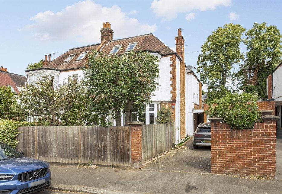 Melbury Gardens, West Wimbledon, SW20