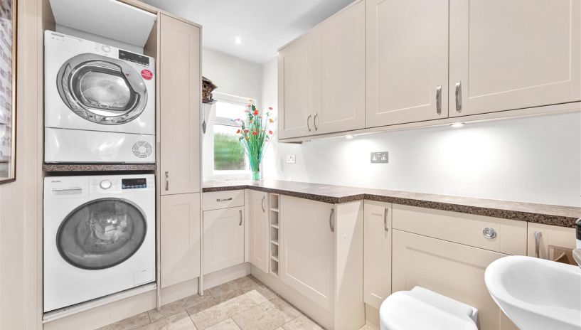 Worple Road, Wimbledon, SW19
