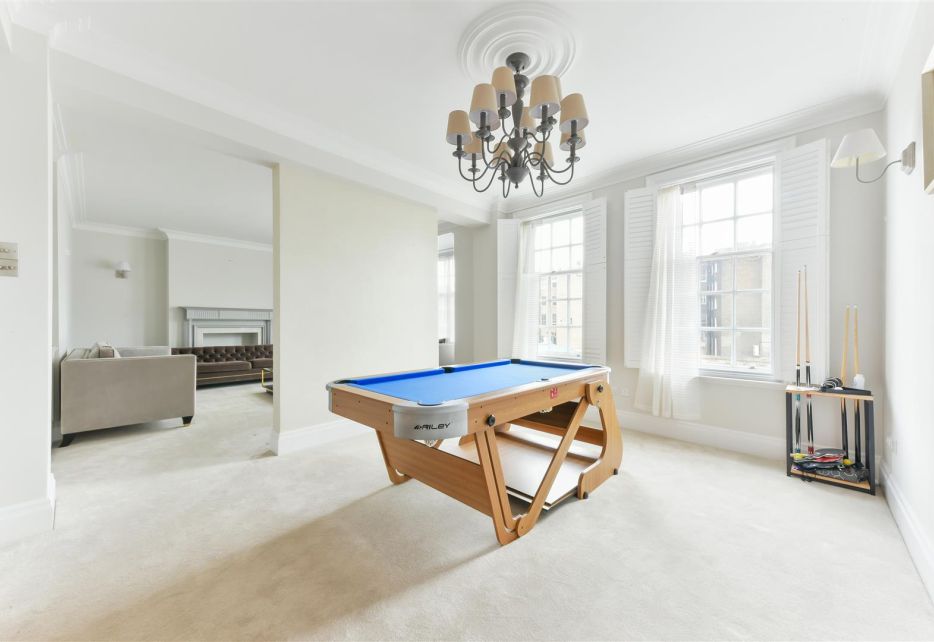 Malvern Court, Onslow Square, South Kensington, SW7