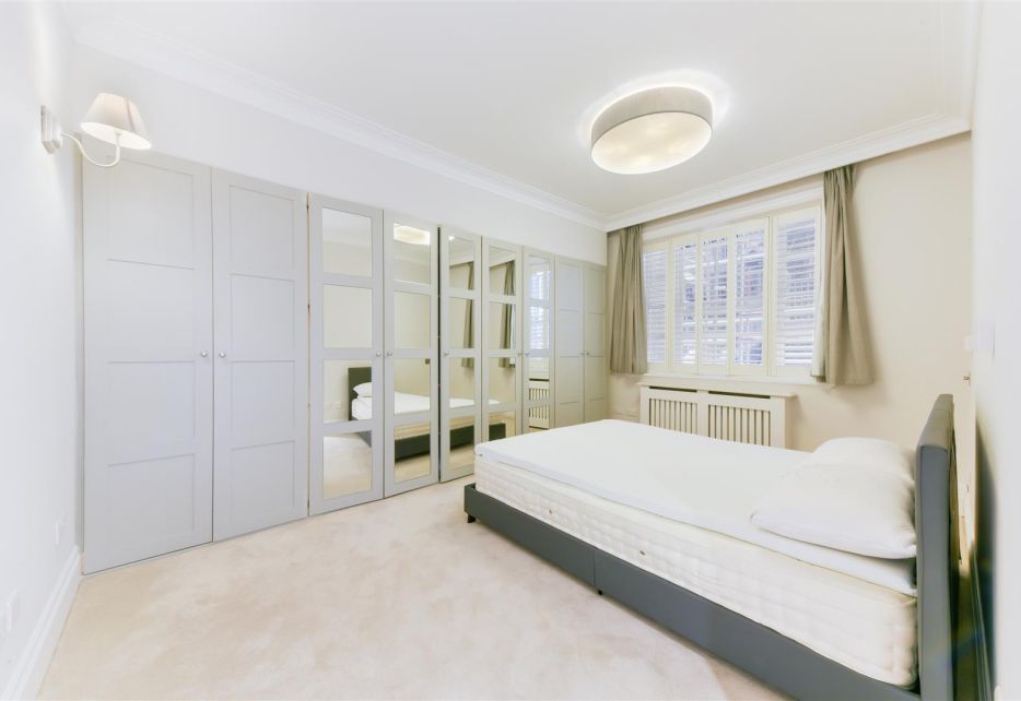 Malvern Court, Onslow Square, South Kensington, SW7