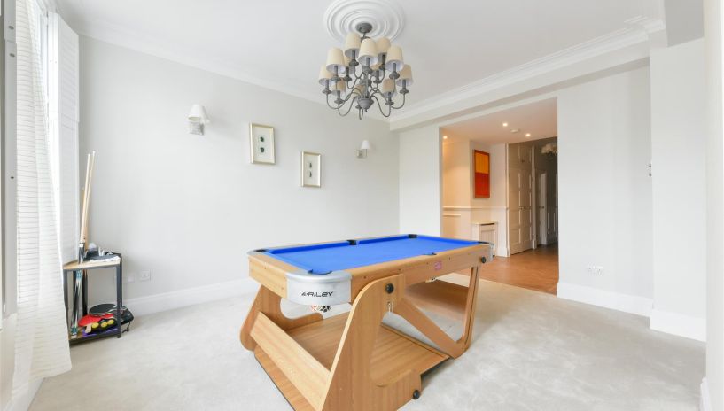Malvern Court, Onslow Square, SW7