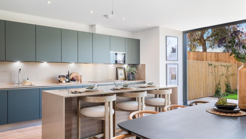 Cottenham Park Road, Wimbledon, SW20