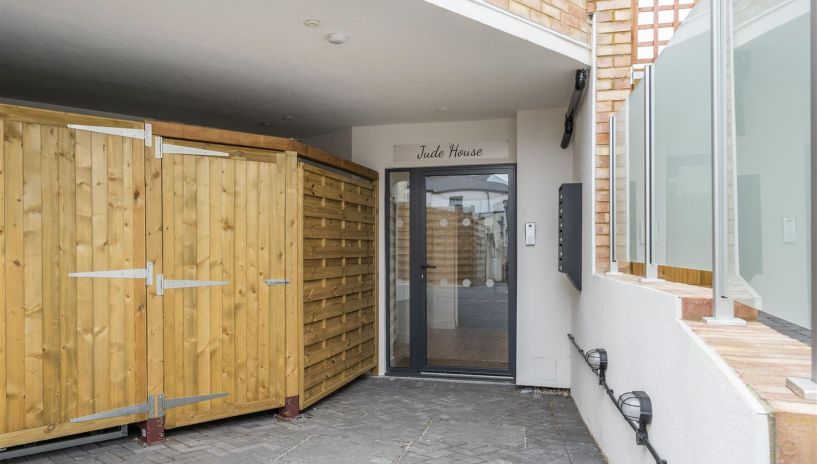 Lillium Mews, Wimbledon, SW19
