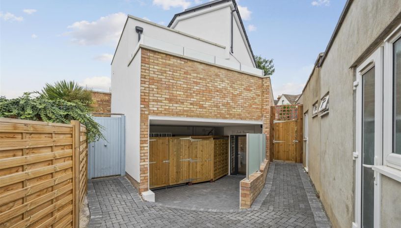 Lillium Mews, Wimbledon, SW19