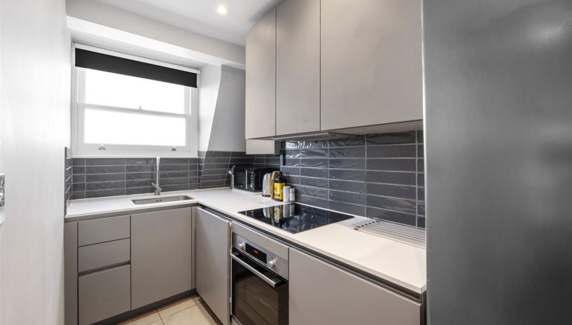 Beverley Road, Barnes, SW13