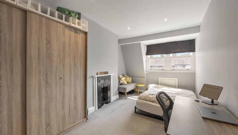 Beverley Road, Barnes, SW13