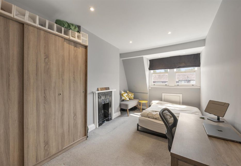Beverley Road, Barnes, SW13