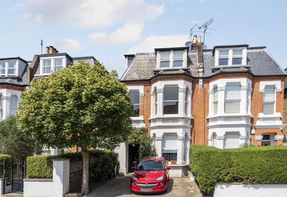Beverley Road, Barnes, SW13