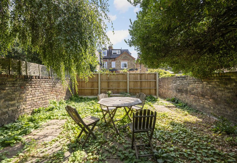 Beverley Road, Barnes, SW13