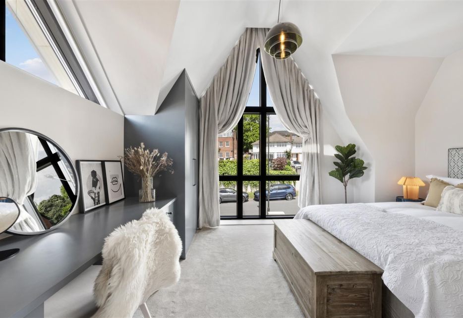 Cottenham Park Road, West Wimbledon, SW20