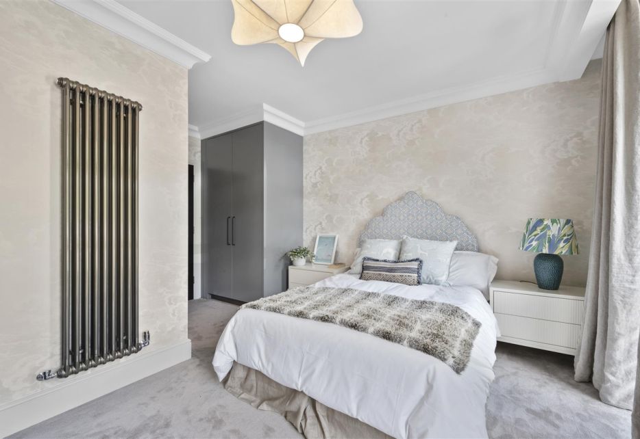 Cottenham Park Road, West Wimbledon, SW20