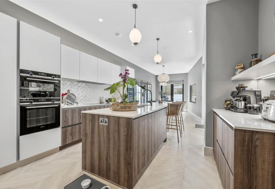 Cottenham Park Road, West Wimbledon, SW20