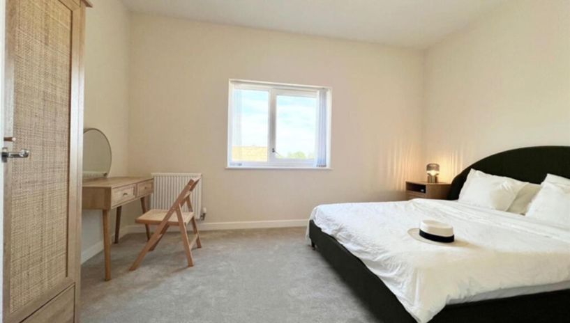 Peartree Avenue, Tooting, SW17