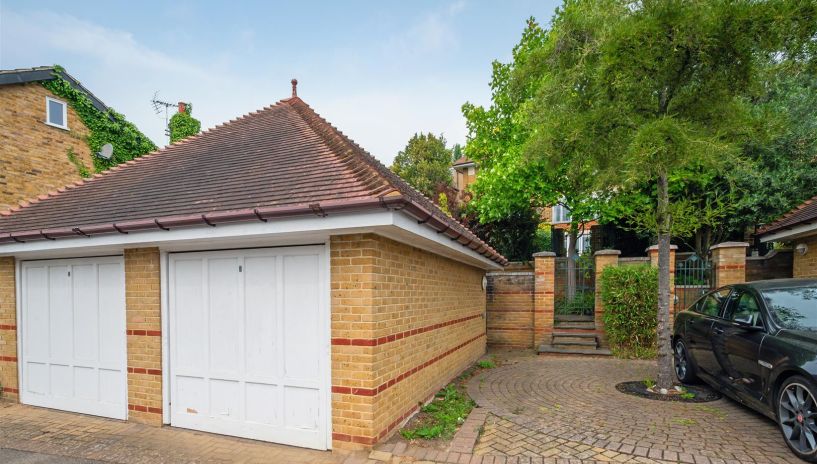 Cottenham Park Road, West Wimbledon, SW20