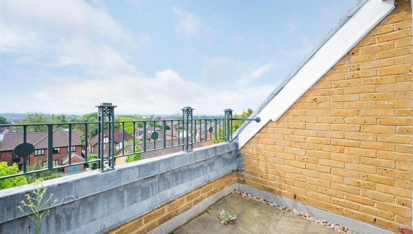 Cottenham Park Road, West Wimbledon, SW20