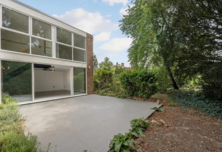 Cottenham Drive, West Wimbledon, SW20