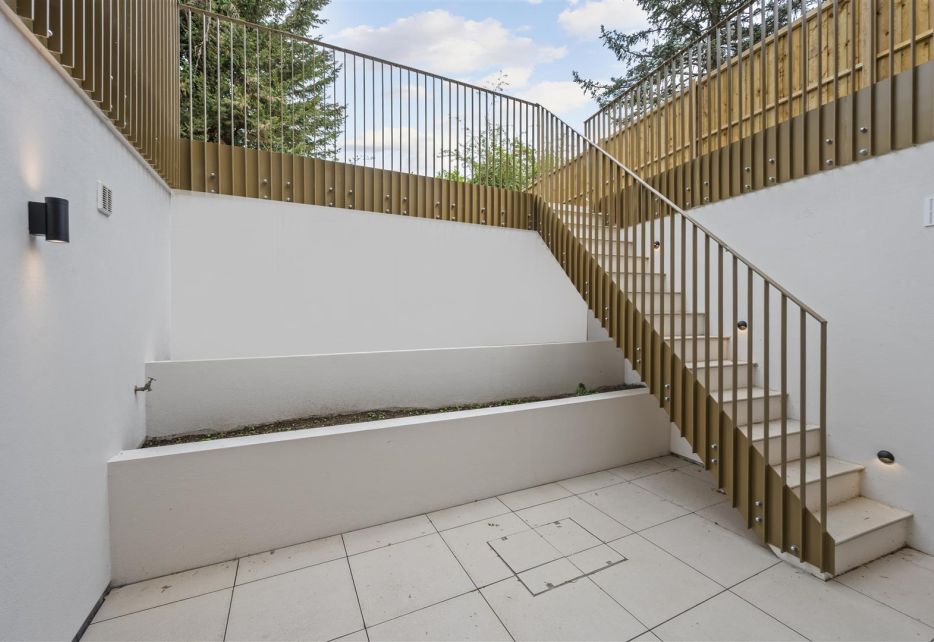 Coombe Lane, Wimbledon