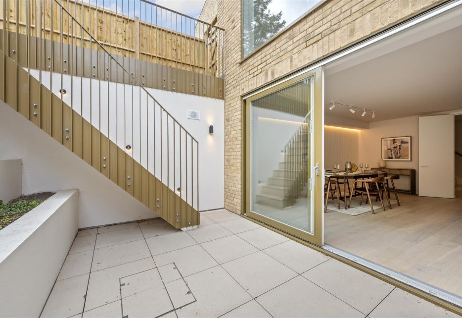Coombe Lane, Wimbledon