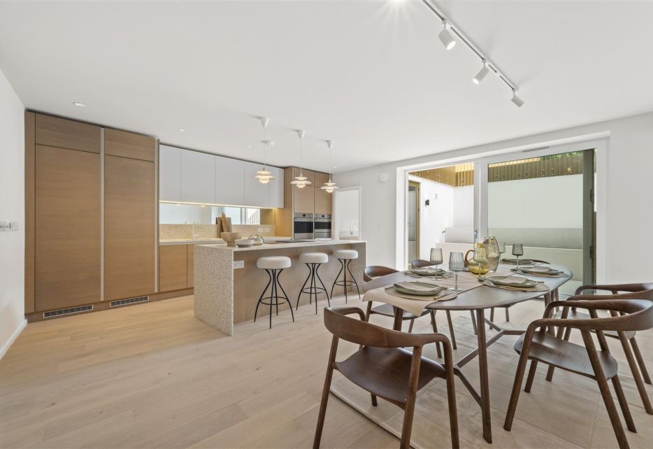 Coombe Lane, Wimbledon