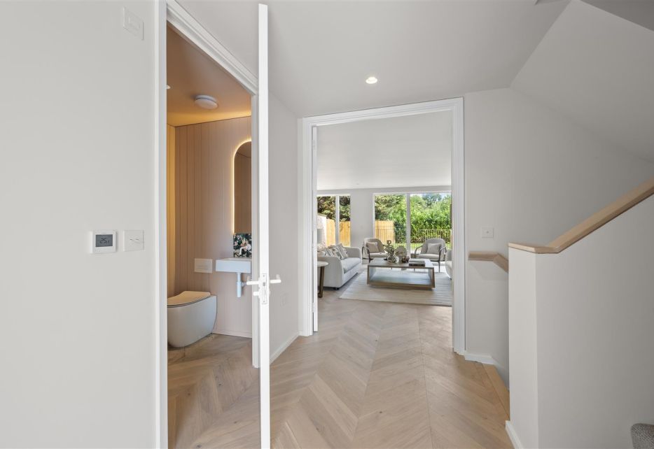 Coombe Lane, Wimbledon