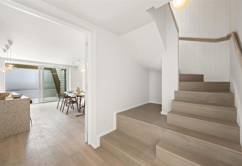 Coombe Lane, Wimbledon