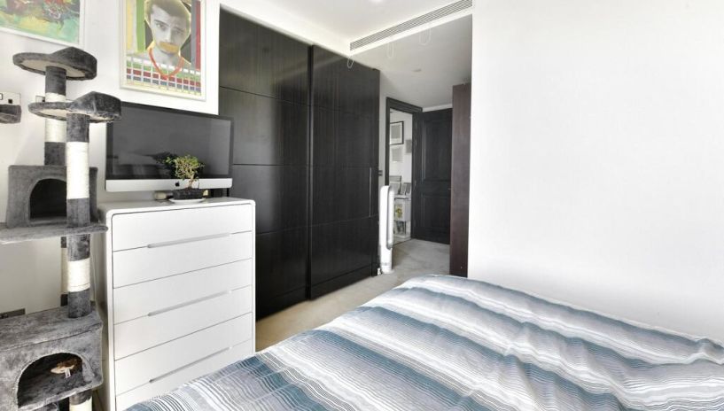 Kensington High Street, London