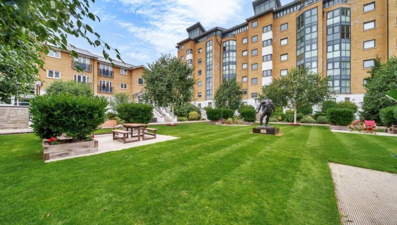 Riverside Apartment, Battersea, London