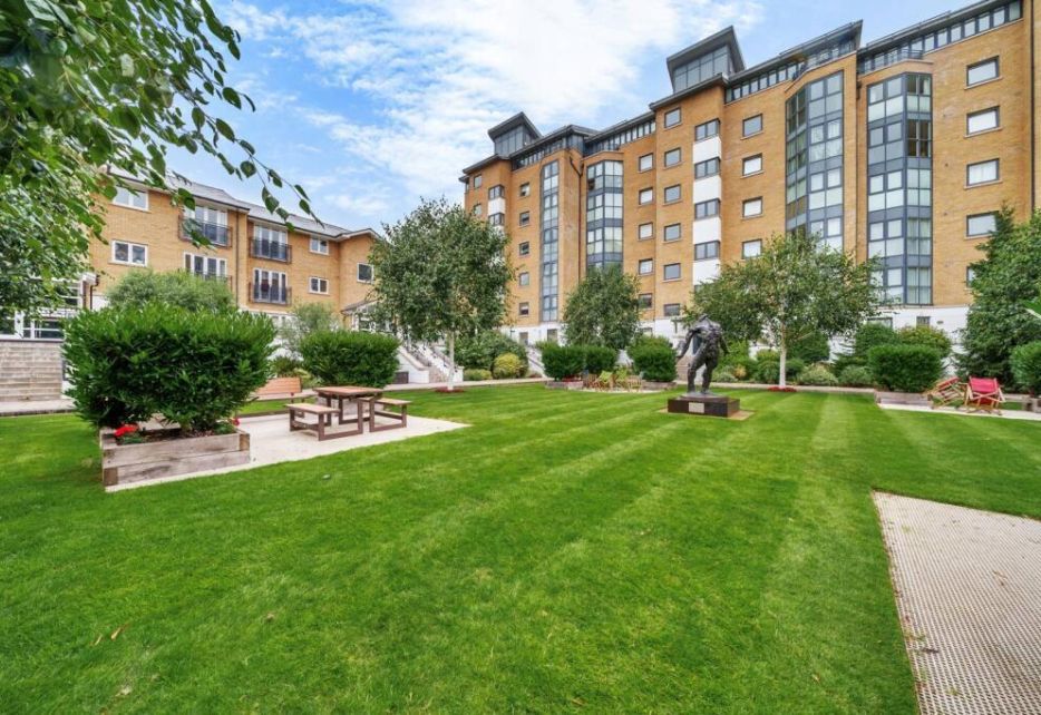 Riverside Apartment, Battersea, London