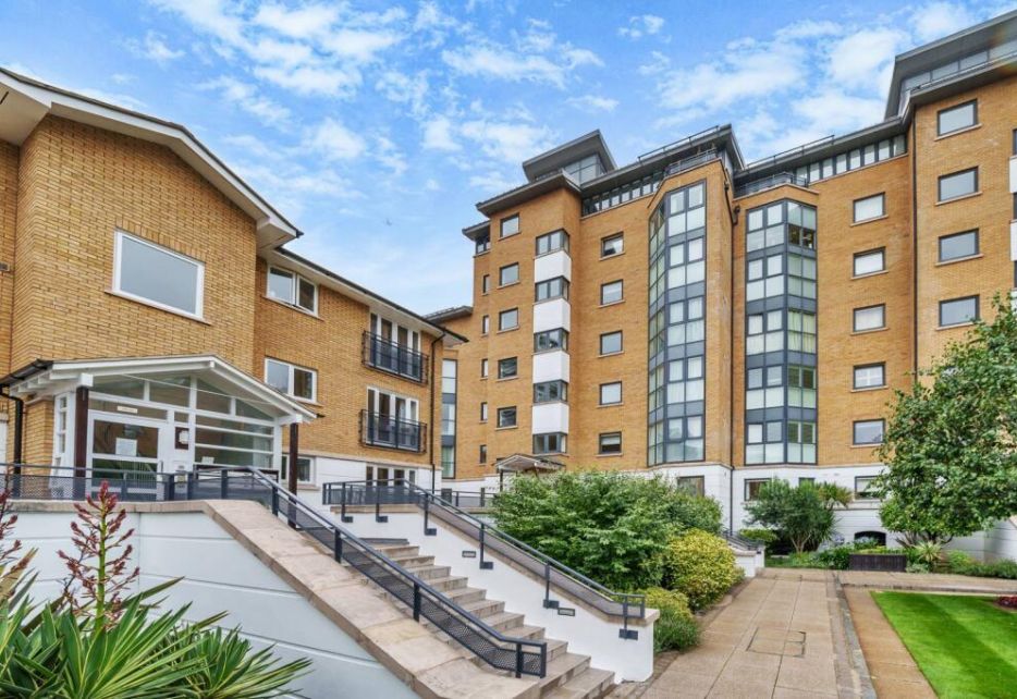 Riverside Apartment, Battersea, London