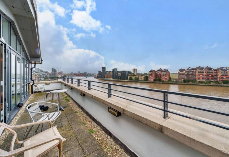 Riverside Apartment, Battersea, London