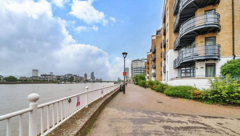 Riverside Apartment, Battersea, London