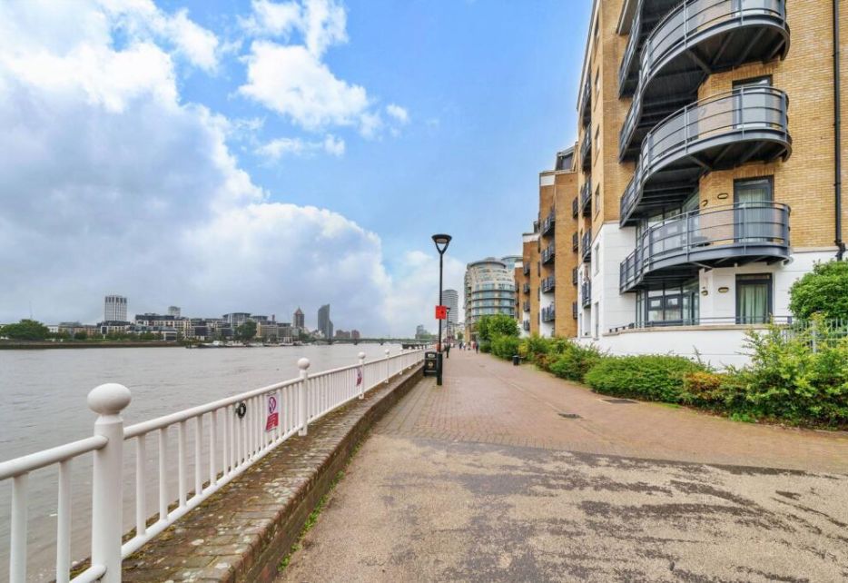 Riverside Apartment, Battersea, London